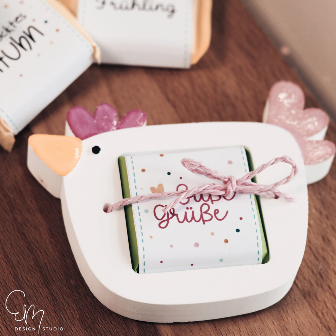 Silikonform „Henny Bloom – Schokogruss“ – Lustiges Hühnchen mit Einschub für kleine Schokoladentafeln