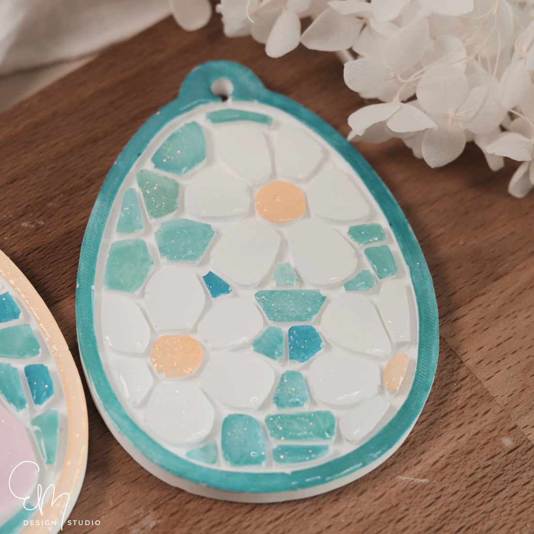 Silikonform „Daisy Bloom“ – Mosaik-Anhänger mit floralem Muster